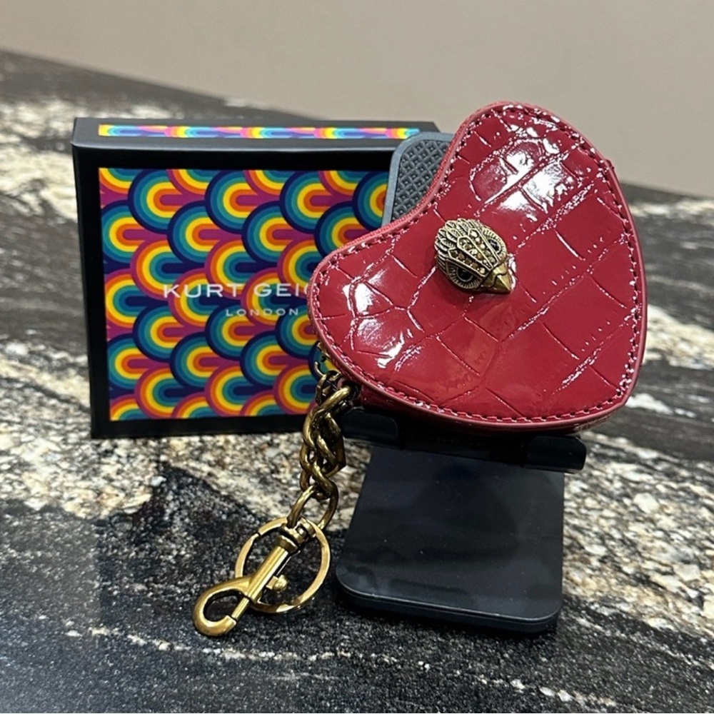 Kurt Geiger Red Heart Key & Card Holder with Gold Hardware - Picture 6 of 6